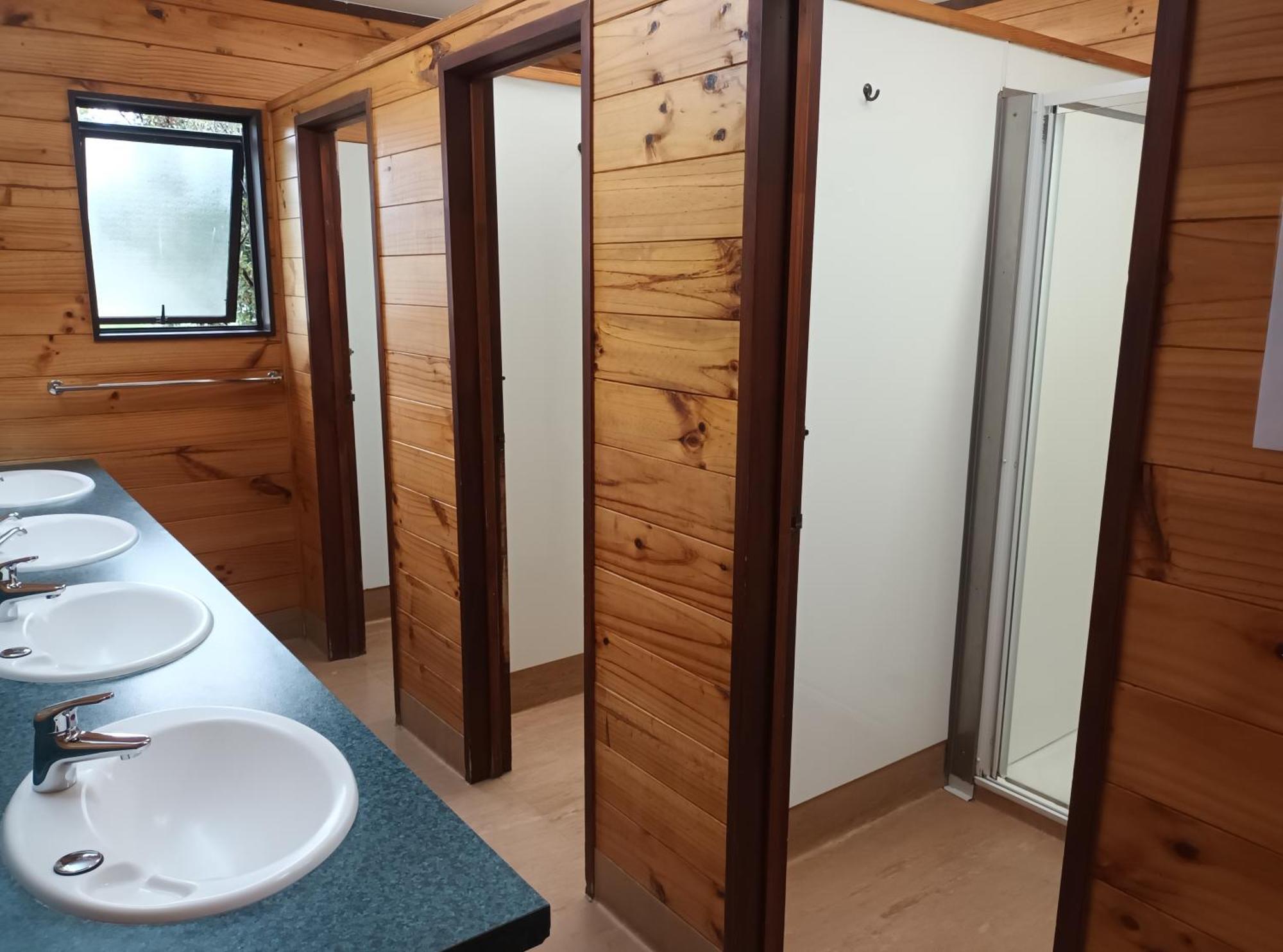 Junohall Backpackers Cuevas de Waitomo Exterior foto