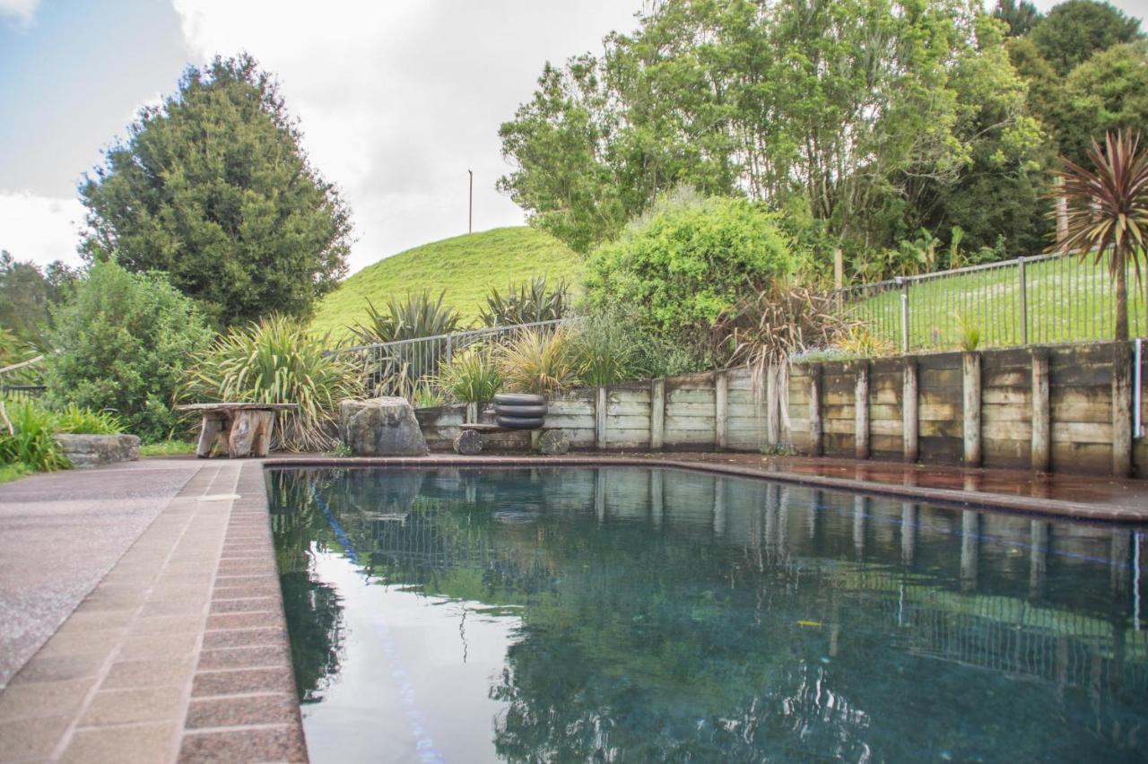 Junohall Backpackers Cuevas de Waitomo Exterior foto